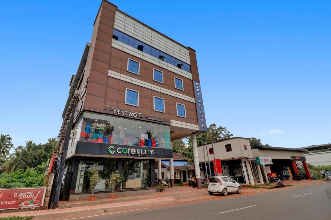 Oyo Townhouse 1070 Ramis Plaza Hotell Tullipurmbu Eksteriør bilde